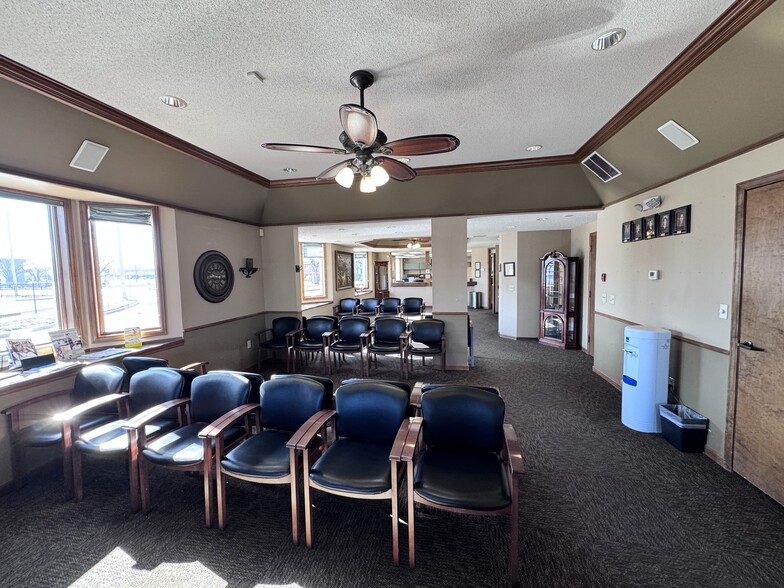 1100 N Topeka St, Wichita, KS for sale - Interior Photo - Image 3 of 11