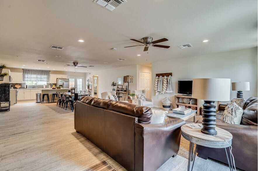 1514 W Bethany Home Rd, Phoenix, AZ à vendre - Photo intérieure - Image 2 de 9