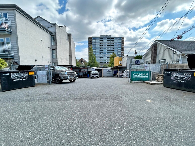 3925 Hastings St, Burnaby, BC for lease - Building Photo - Image 3 of 3