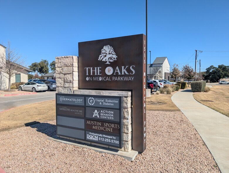 1515 Medical Pkwy, Cedar Park, TX à louer - Photo du bâtiment - Image 2 de 7