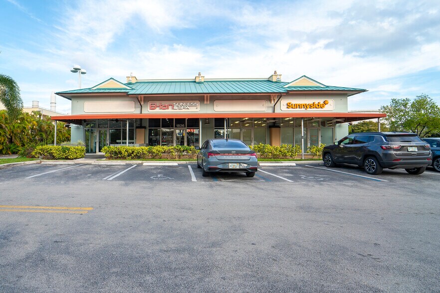 1800-1940 SE Cordova Rd, Fort Lauderdale, FL à louer - Photo du bâtiment - Image 2 de 5