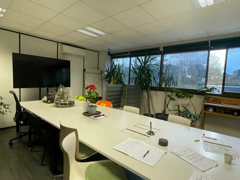 Flex in Mérignac for lease - Interior Photo - Image 3 of 9