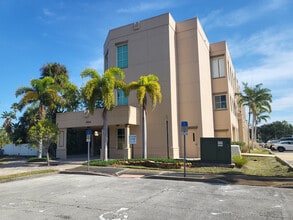 1604 S Harbor City Blvd, Melbourne, FL à louer Photo intérieure- Image 1 de 1