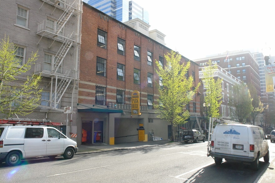 932 SW Taylor St, Portland, OR for lease - Building Photo - Image 3 of 4