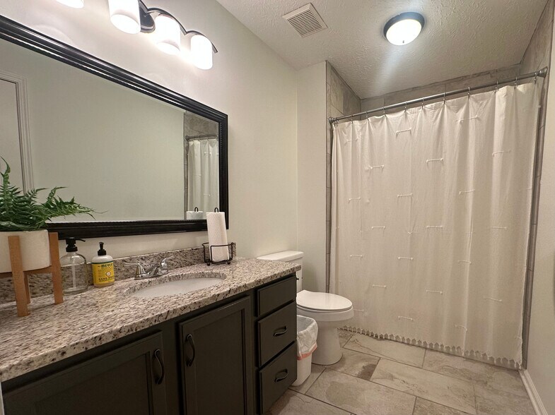 1244 Magnolia St, Bowling Green, KY à vendre - Photo du bâtiment - Image 2 de 16