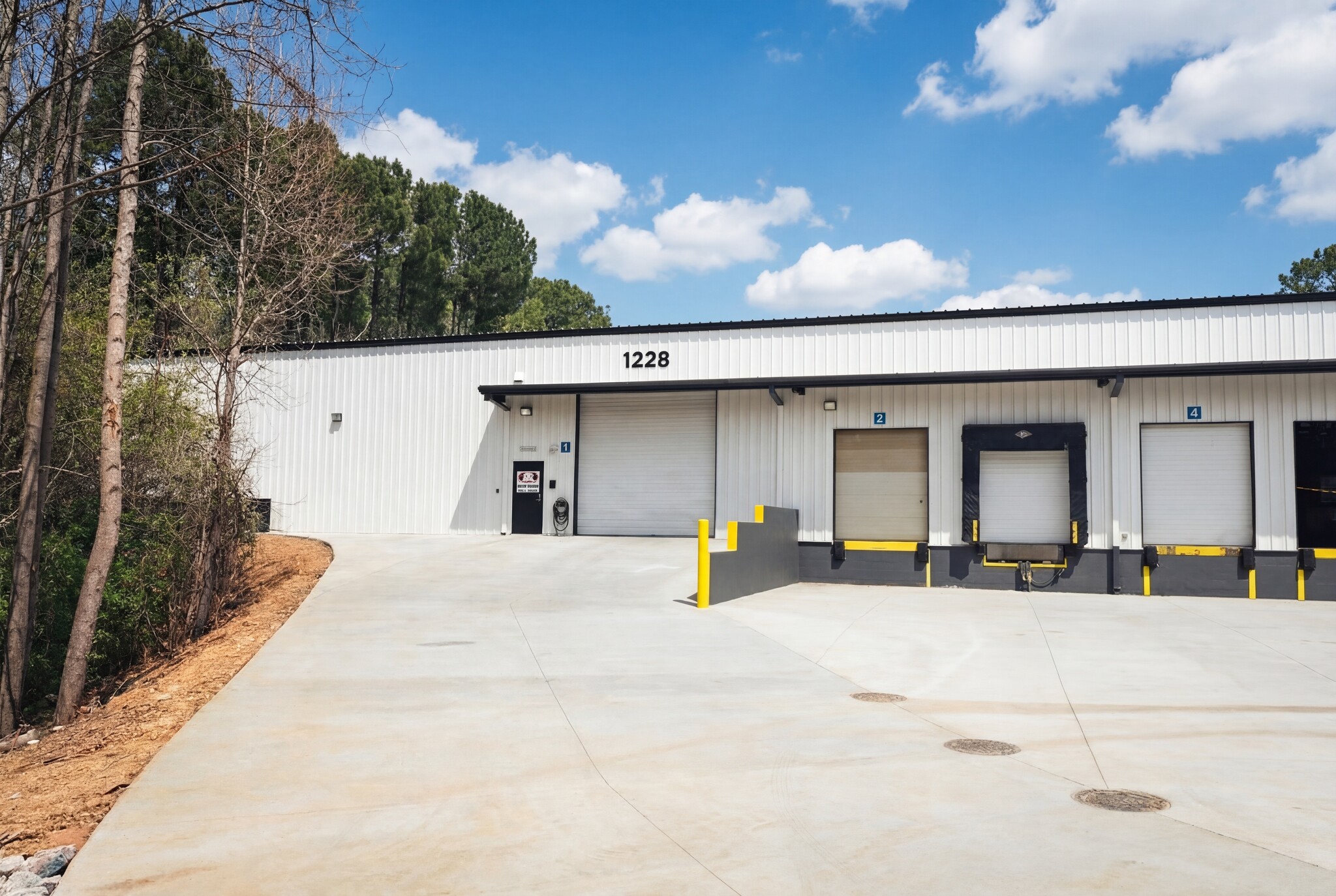 1216-1228 United Dr, Raleigh, NC for lease Building Photo- Image 1 of 3
