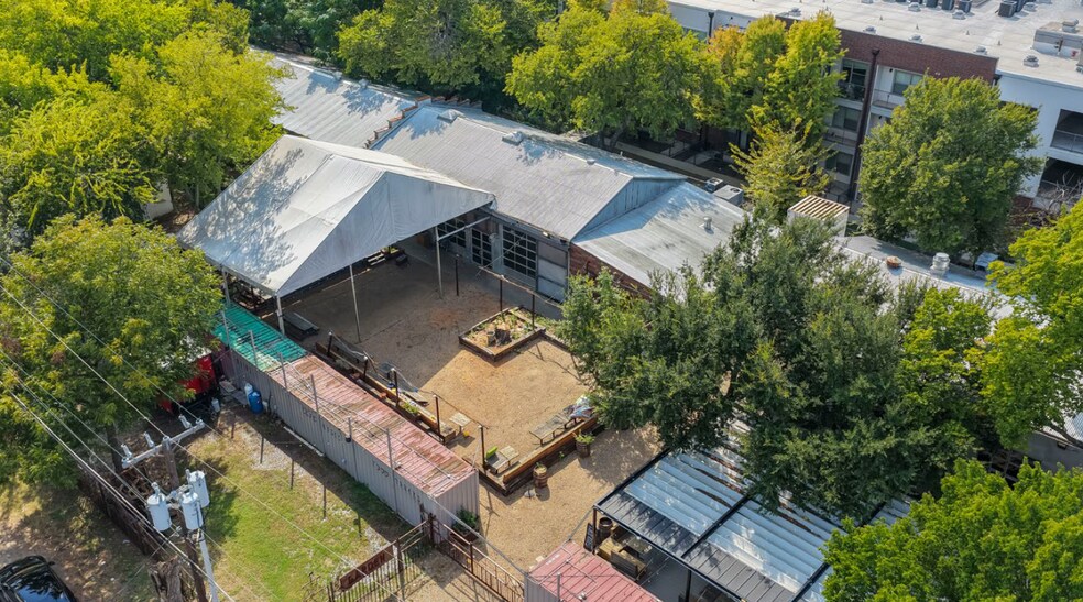 510 W Commerce St, Dallas, TX à vendre - Photo du bâtiment - Image 2 de 4