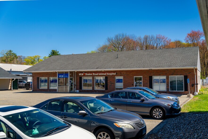 108 Shaker Rd, East Longmeadow, MA à vendre - Photo du bâtiment - Image 2 de 9