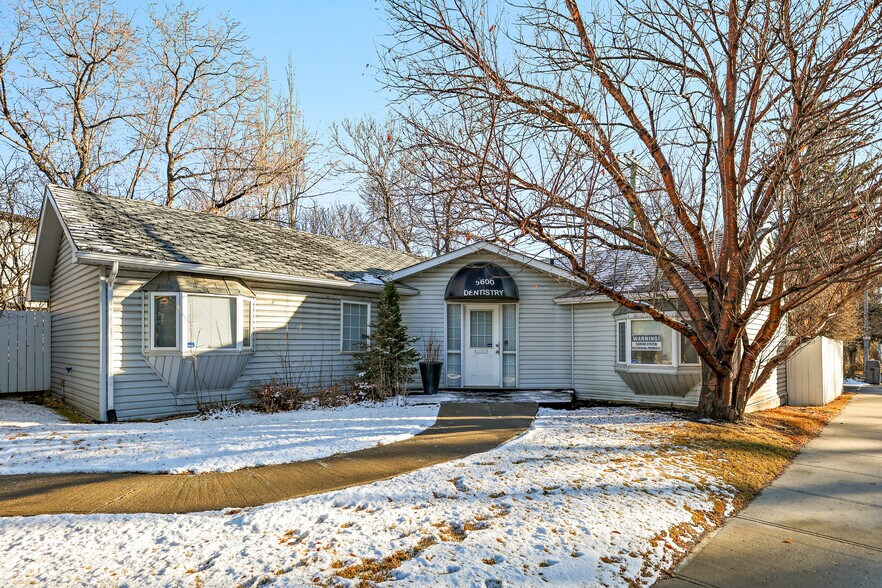 5600 Elbow Dr SW, Calgary, AB à vendre - Photo du bâtiment - Image 1 de 16