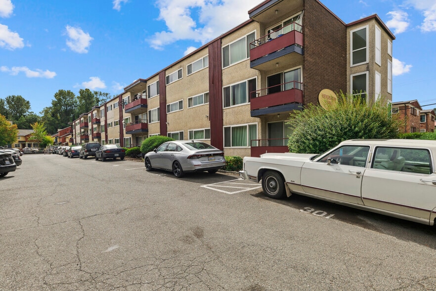 4803 S Henderson St, Seattle, WA à vendre - Photo du bâtiment - Image 2 de 28