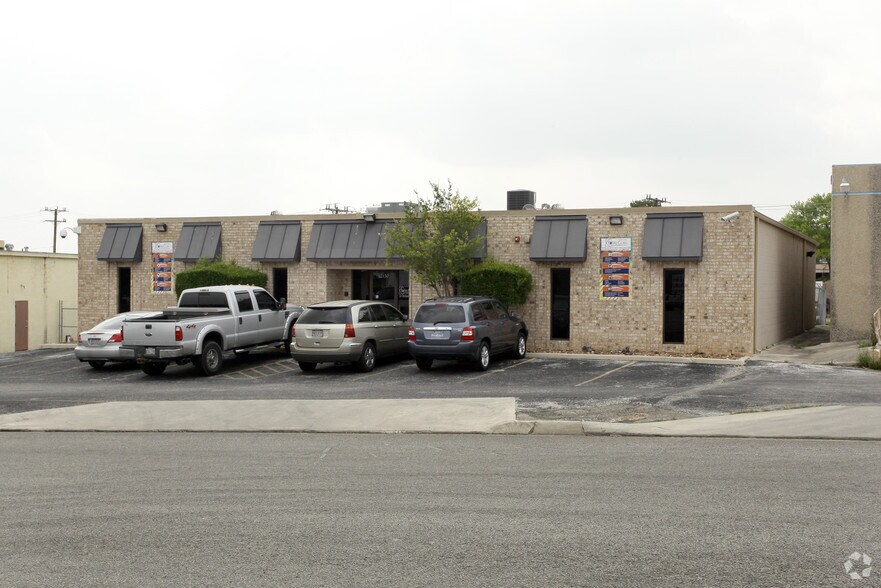 12150 Valliant St, San Antonio, TX à louer - Photo du bâtiment - Image 2 de 13