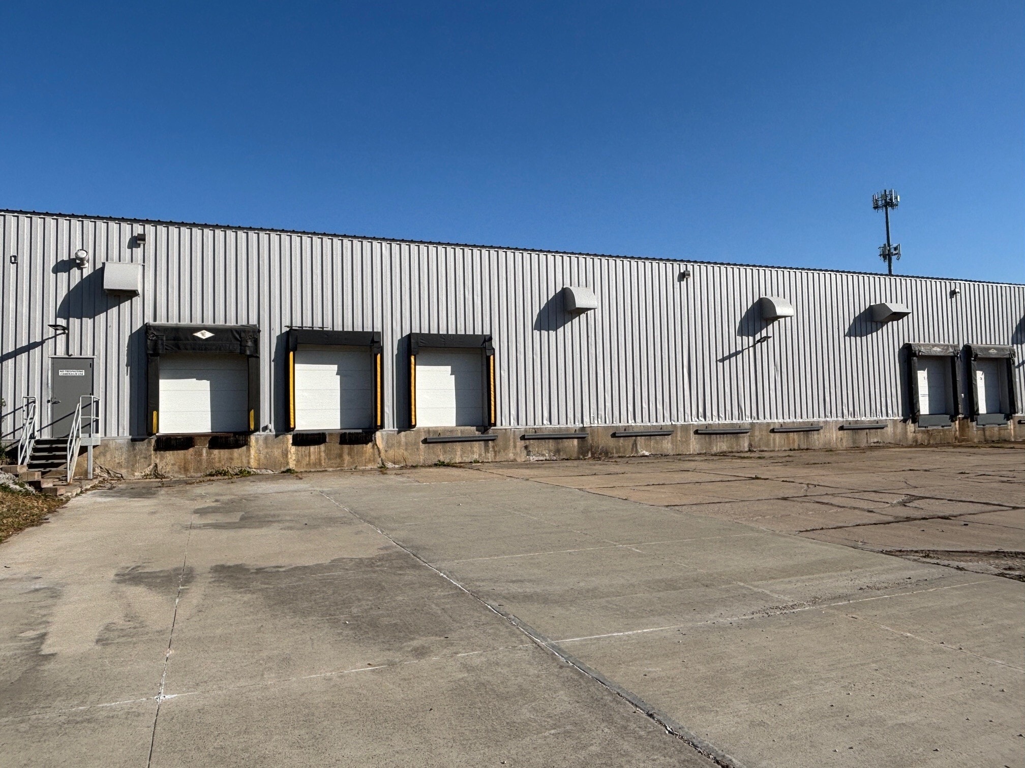 2055 N Towne Ln NE, Cedar Rapids, IA for sale Primary Photo- Image 1 of 14