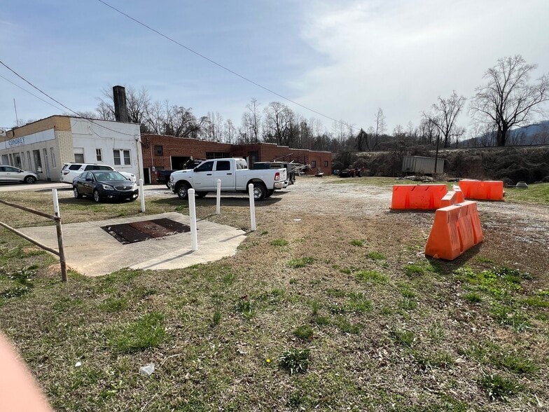 244 E Court St, Marion, NC for sale - Building Photo - Image 2 of 12