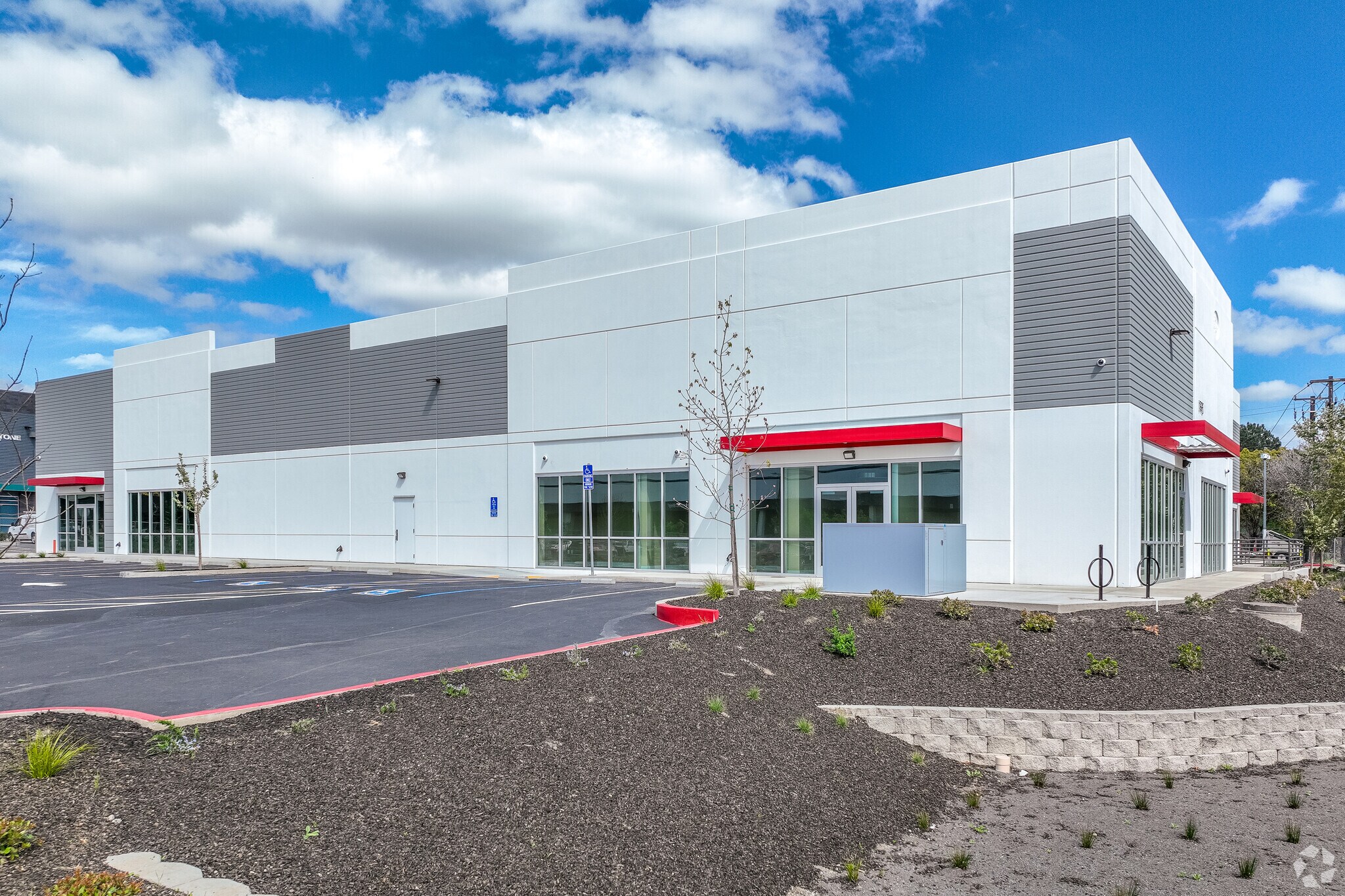 1995 Arnold Industrial Way, Concord, CA for lease Primary Photo- Image 1 of 7