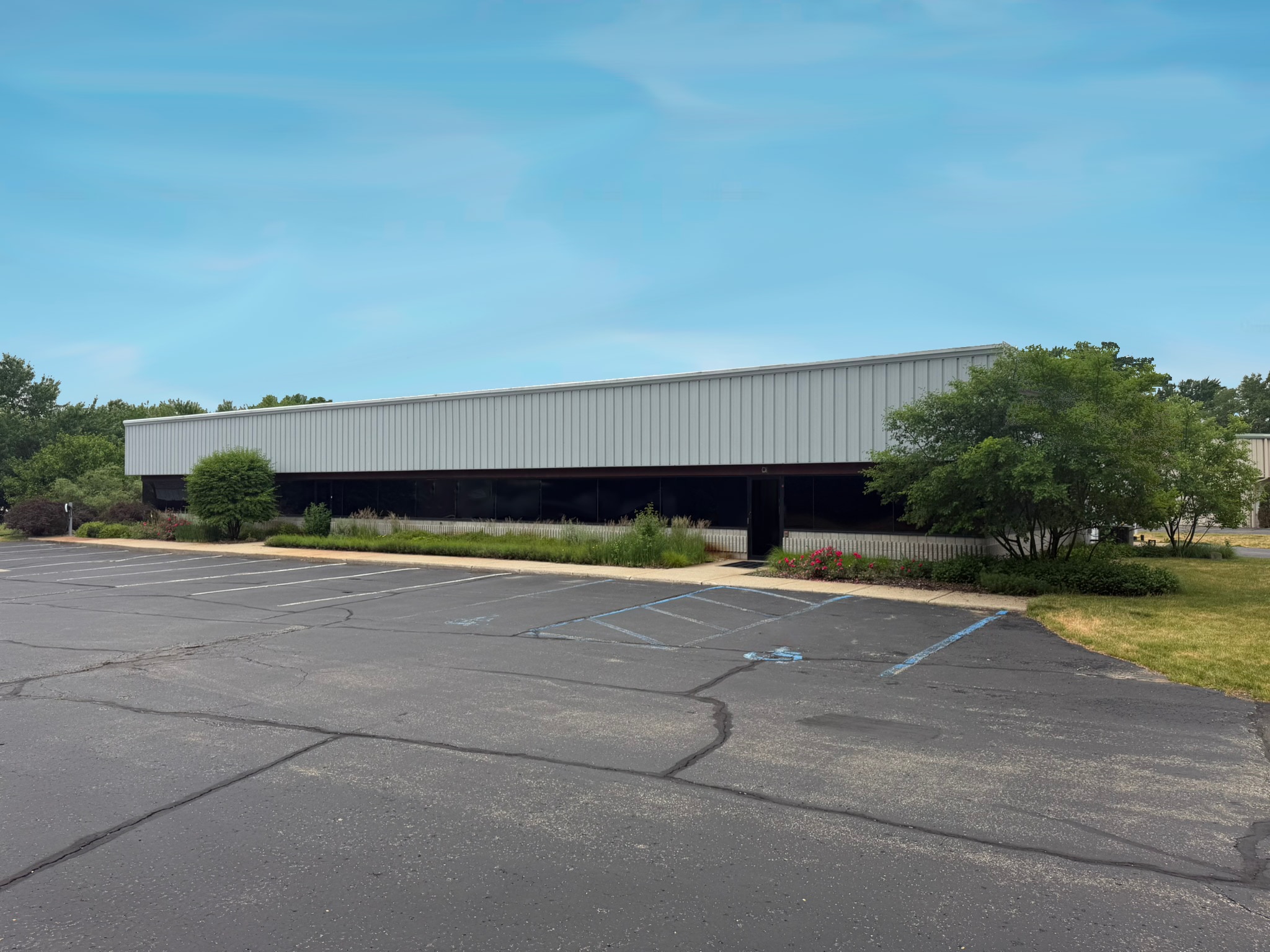 839 Lenox Ave, Portage, MI for lease Interior Photo- Image 1 of 28