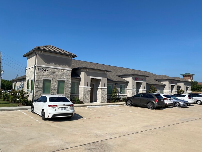 12243 Queenston Blvd, Houston, TX à louer - Photo du bâtiment - Image 3 de 6