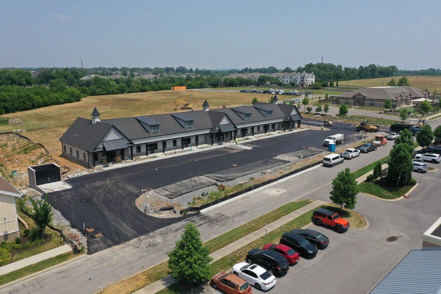 214 Baber Park Pvt Dr W, Gallatin, TN for lease - Building Photo - Image 2 of 4