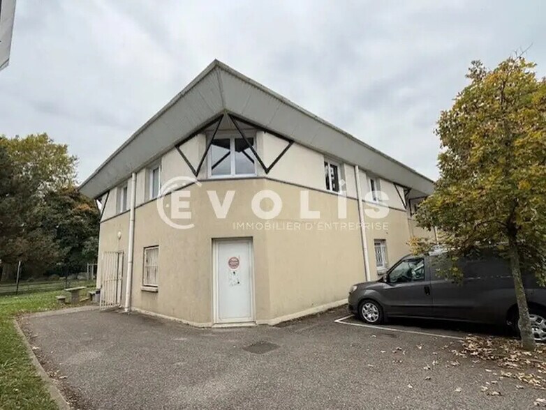 3 B Rue Irene Joliot Curie, Eybens à louer - Photo du bâtiment - Image 1 de 7