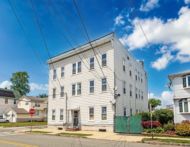 61-63 Chestnut St, West Orange, NJ à vendre - Photo du bâtiment - Image 2 de 5