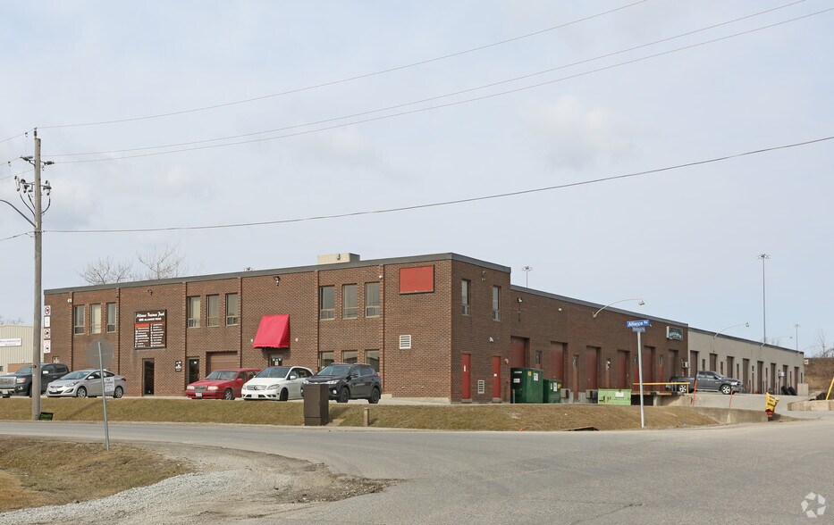 295 Alliance Rd, Milton, ON à vendre - Photo principale - Image 1 de 1