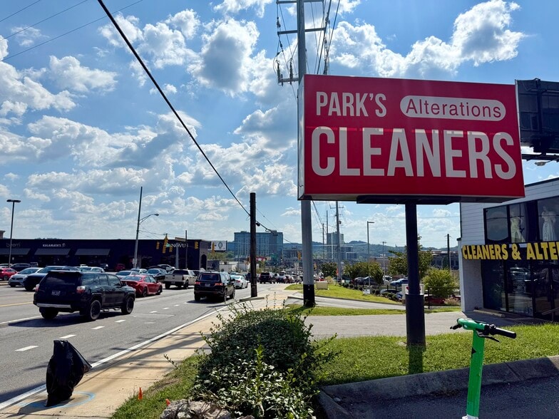 3707 Hillsboro Pike, Nashville, TN for sale - Building Photo - Image 1 of 14