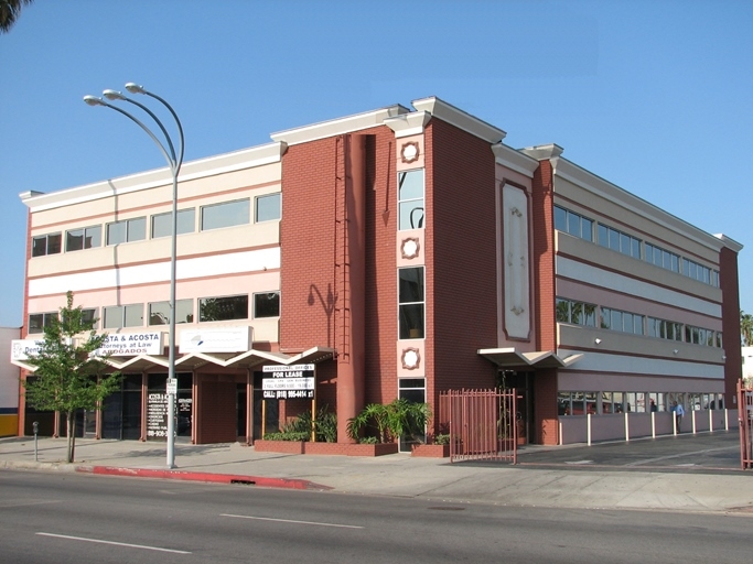 6931 Van Nuys Blvd, Van Nuys, CA for sale - Primary Photo - Image 1 of 1