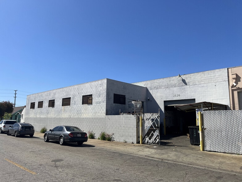 2527-2533 E 54th St, Huntington Park, CA for sale - Building Photo - Image 2 of 5