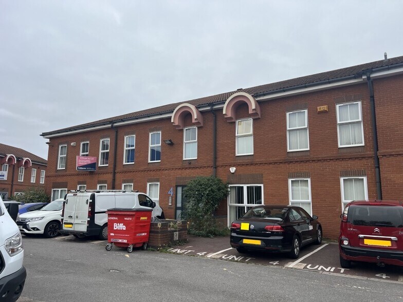 Peppercorn Clos, Peterborough for sale - Building Photo - Image 2 of 15