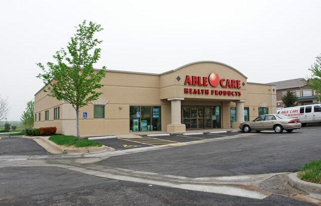 More details for 5911 NW Barry Rd, Kansas City, MO - Retail for Sale