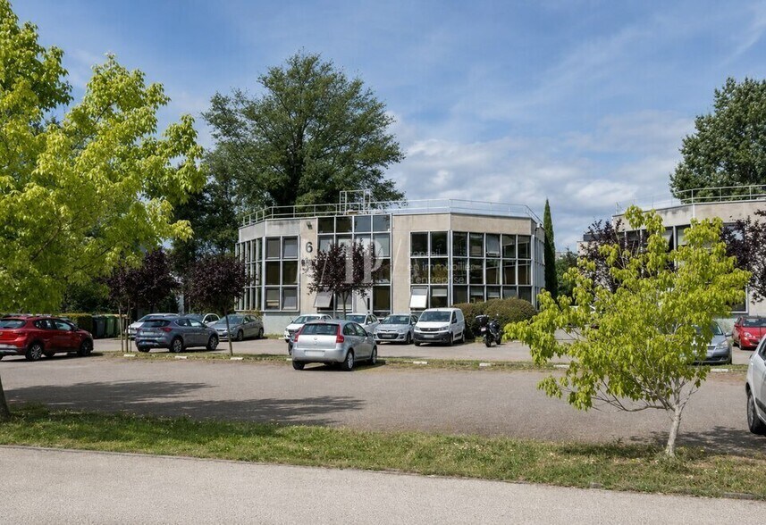 8 avenue de chavailles, Bruges à louer - Photo du bâtiment - Image 3 de 9