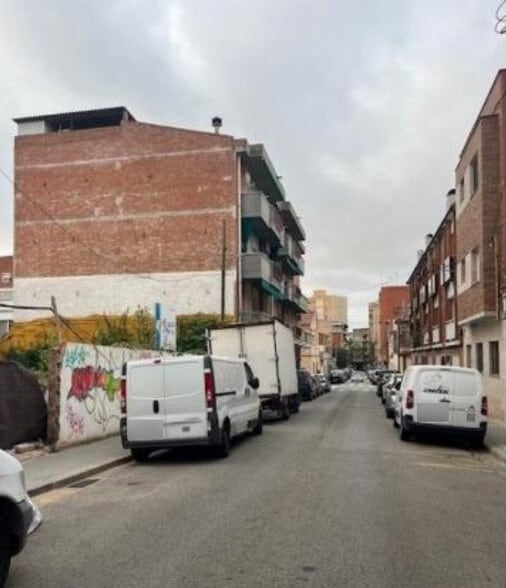 Terrenos Can Rull portefeuille de 3 propriétés à vendre sur LoopNet.ca - Autre - Image 2 de 2