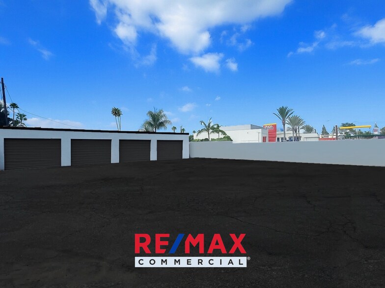 9609 Lakewood Blvd, Downey, CA à louer - Photo du bâtiment - Image 3 de 4