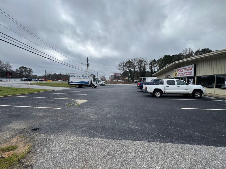 7401 Tara Blvd, Jonesboro, GA for sale - Building Photo - Image 3 of 4