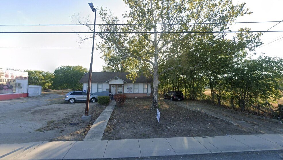 606 S WW White Rd, San Antonio, TX à vendre - Photo principale - Image 1 de 3