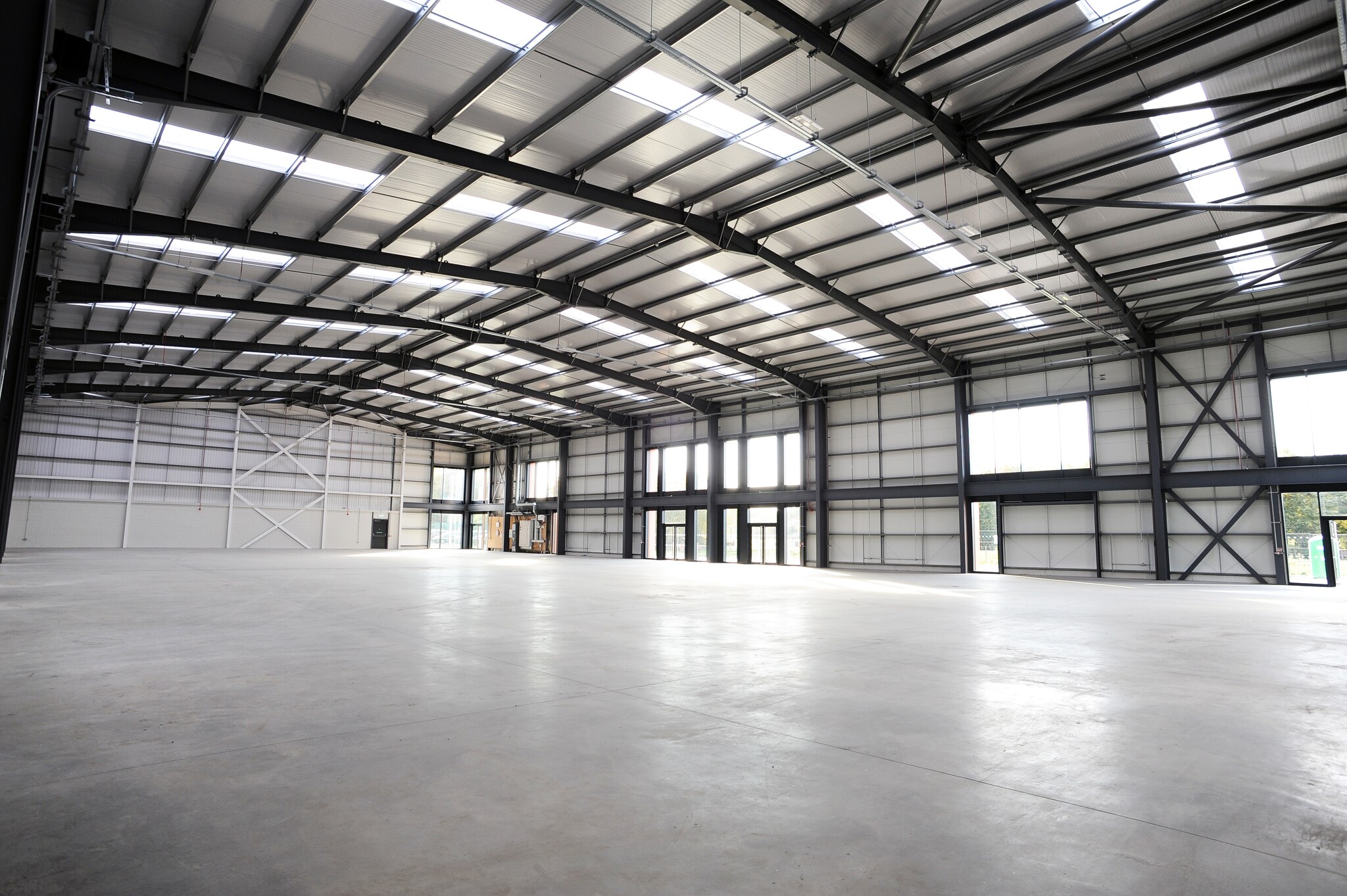 4A Riverside Way, Irvine à louer Photo intérieure- Image 1 de 3