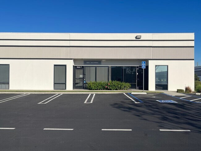 Plus de détails pour 1871 N Gaffey St, San Pedro, CA - Local d'activités à louer