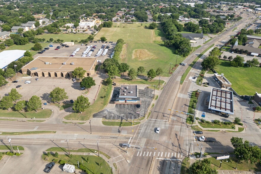525 Oates Rd, Garland, TX for sale - Building Photo - Image 3 of 17