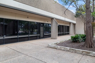 2111 Braker Ln, Austin, TX à louer Photo du bâtiment- Image 2 de 11