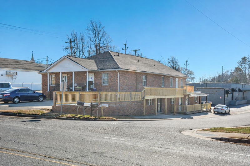 300 E Gold St, Kings Mountain, NC for lease Primary Photo- Image 1 of 4