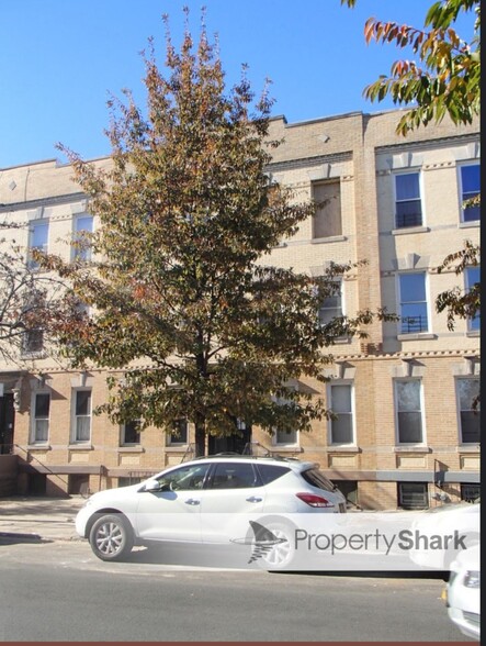 3060 44th St, Astoria, NY for sale - Primary Photo - Image 1 of 2