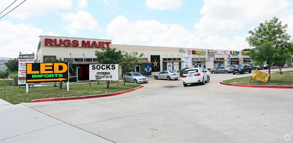 11029 Harry Hines Blvd, Dallas, TX à louer - Photo principale - Image 2 de 3