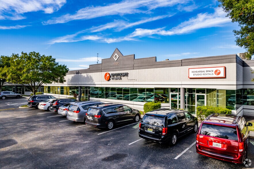 7751 Kingspointe Pky, Orlando, FL à louer - Photo principale - Image 1 de 8