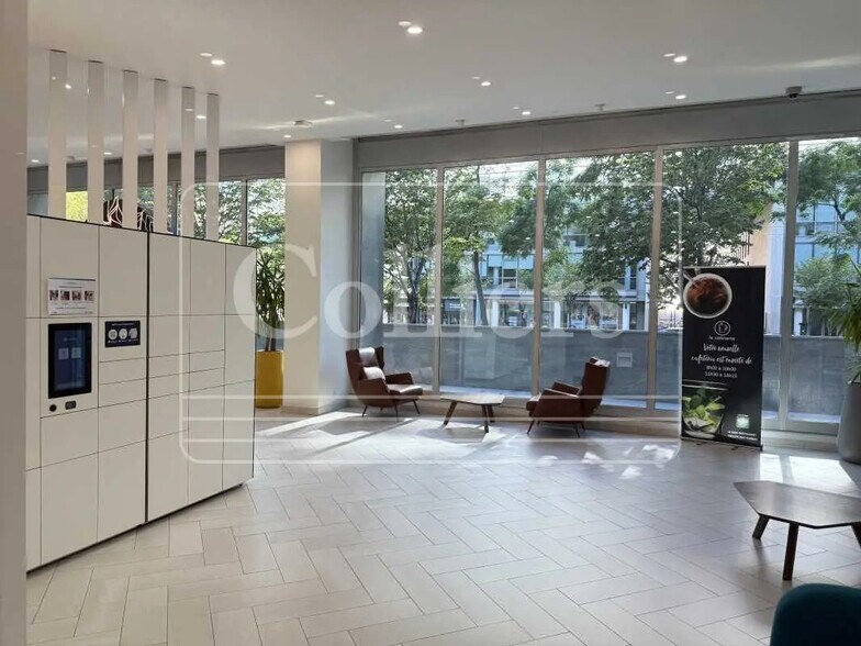 Office in Marseille for lease - Lobby - Image 2 of 4