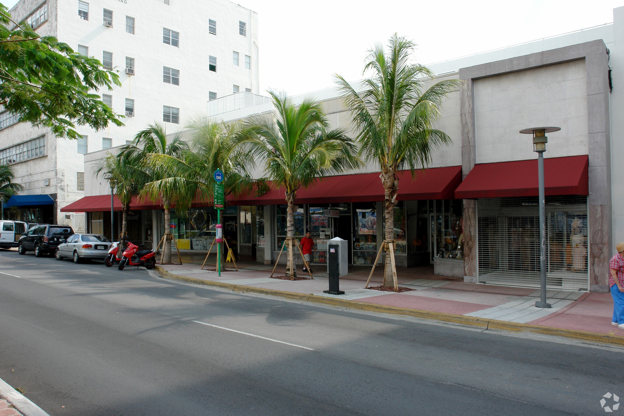 1627-1639 Washington Ave, Miami Beach, FL à louer Photo principale- Image 1 de 6