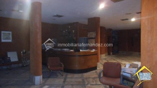 Retail in Cáceres, Cáceres for lease - Building Photo - Image 3 of 12