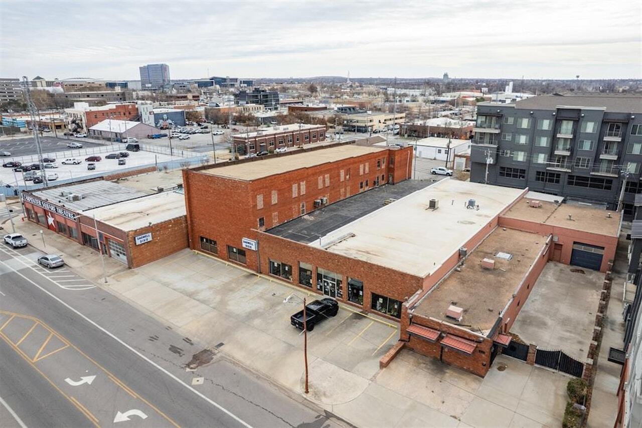 800-820 W Main St. Oklahoma City, OK portfolio of 3 properties for sale on LoopNet.ca Primary Photo- Image 1 of 15