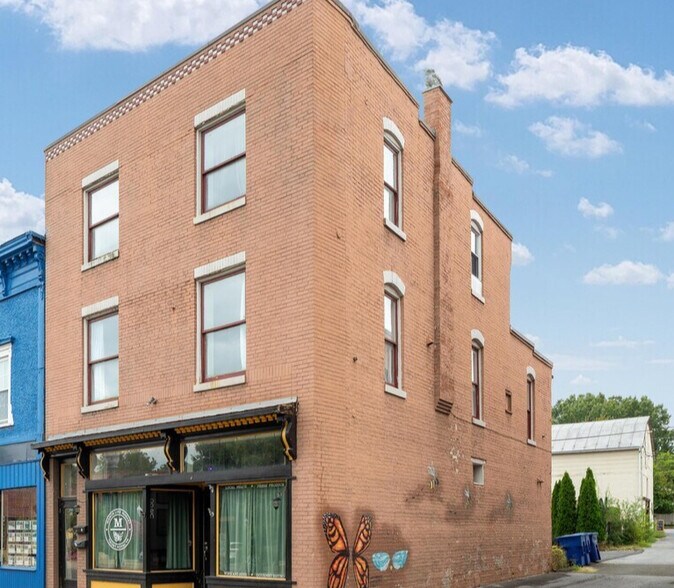 401 E Main St, Front Royal, VA à vendre - Photo du bâtiment - Image 1 de 19