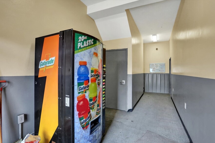 112 W Centre St, Mahanoy City, PA for sale - Interior Photo - Image 3 of 11