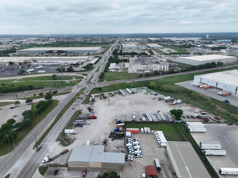 3900 N Beach St, Haltom City, TX à vendre - Photo du bâtiment - Image 3 de 28