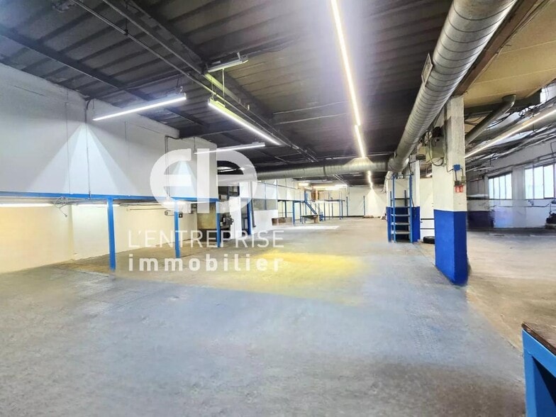 Industrial in Contes for lease - Building Photo - Image 2 of 22